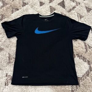 Nike Men's Black and Blue Short Sleeve Tee